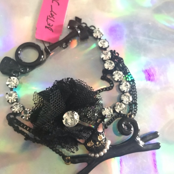 Vikki vintage black cat kitten lace pearl bracelet Betsey Johnson charm layer - Picture 3 of 5